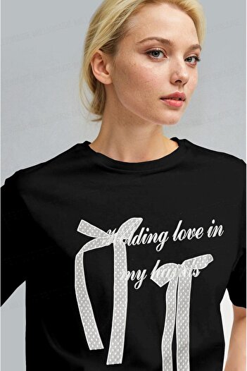 Millionaire Women's Black Ribbon Fluffy Textured Print Regular Fit Regular Fit T-Shirt