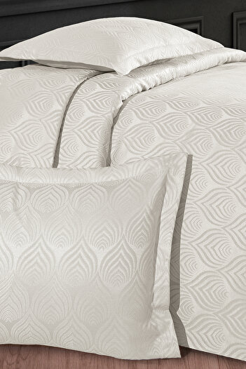 BİRHOME Clasy Jacquard Chenille Double Bedspread (Cream)