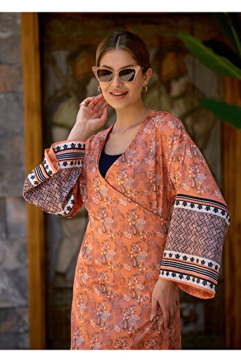 Mayovera Kimono- Spanish Pattern