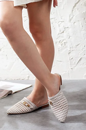 Adım Adım Women's Knitted Detail Closed Front Flat Slippers