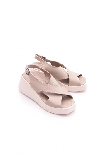 DGN 2005 Women's Sandals