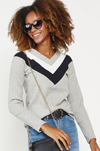 Hopoi Women's Color Block V-Neck Blouse