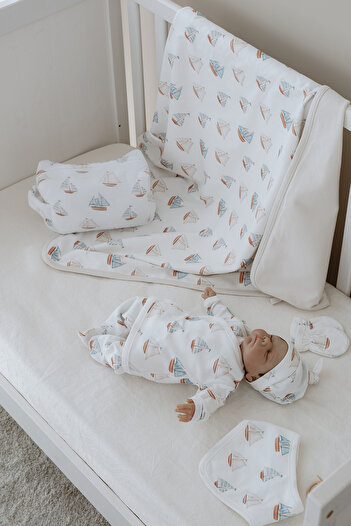Tuğba Kuğu Organic Hospital Outlet - Pureline Series - Sail Boats