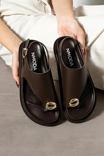 StWenn Black Women's Slippers with Gold Buckle Detail – Stylish and Comfortable Daily Useblack Women's Slippers with Gold Buckle Detail
