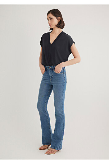 Mavi Lux Touch Tencel V-Neck Black T-Shirt - Regular Fit 1612250 -900