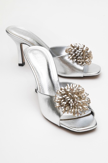 LuviShoes Shana Silver Floral Women's Thin Heeled Slippers