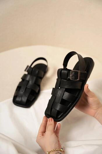 LamintaGlobal Tool Black Cage Detailed Women's Sandals