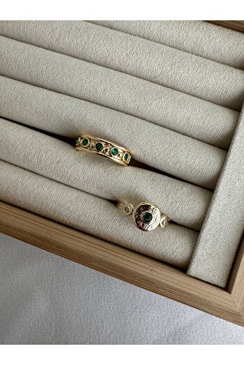 ringbox Set of 2 Green Stone Locket Rings