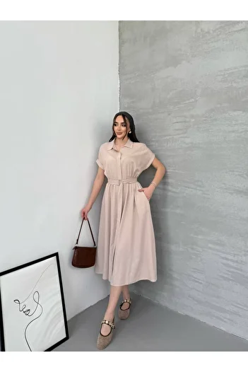 moda paketi Λινό φόρεμα μίντι μήκους με ζώνη