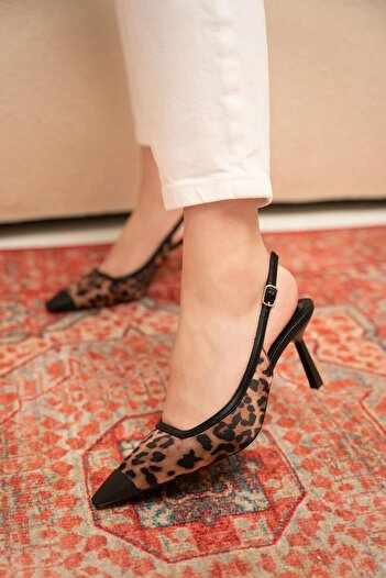 LAMİNTA Diary Metal Blunt Toe Heeled Shoes