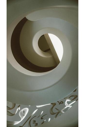 Harikabirev Amazing | Silver-White Lily Combination (Spiral) | Plexiglass Framed Mdf Plksmdf