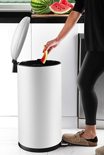 Prima Nova Stainless Steel Curved Lid Trash Can 40 Liters Matte White