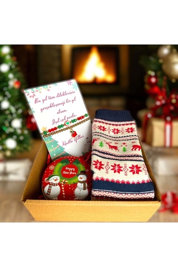 CNBYs Christmas Gift Box Christmas Themed Women / Teen Girls Aromatherapy Candle & Towel Socks & Lucky Bracelet