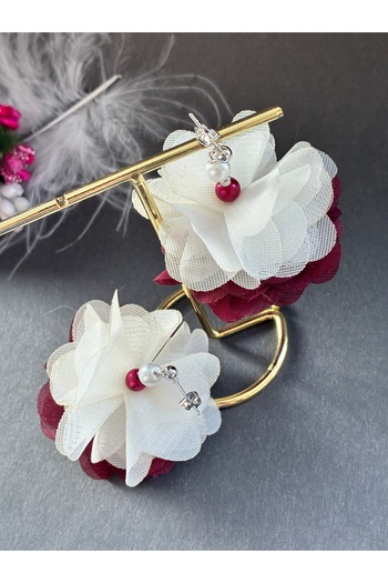 Nevgiss Aksesuar Tarnish Free Flower Earrings Pair with Nickel Plated Material