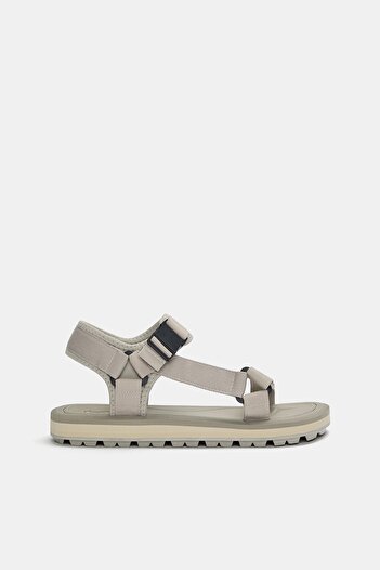 Pull & Bear Bantlı sandalet