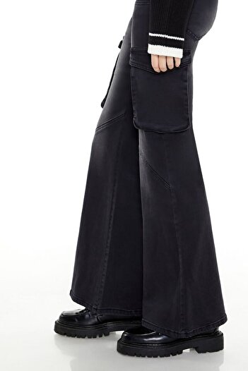 Forever 21 Low-Rise Kargo Flare Jean Pantolon