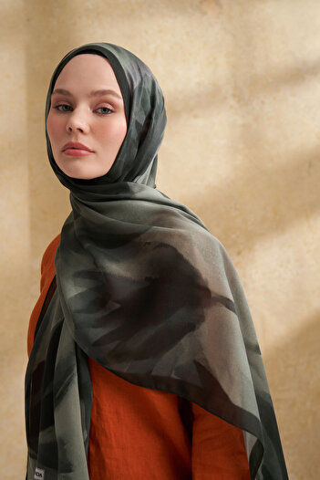 ARMANDA Silk Modal Darcy Pattern Shawl