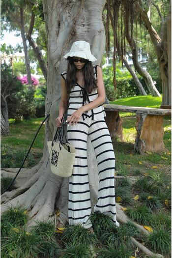 Havoş Ecru Black Striped Vest Trousers Knitwear Set