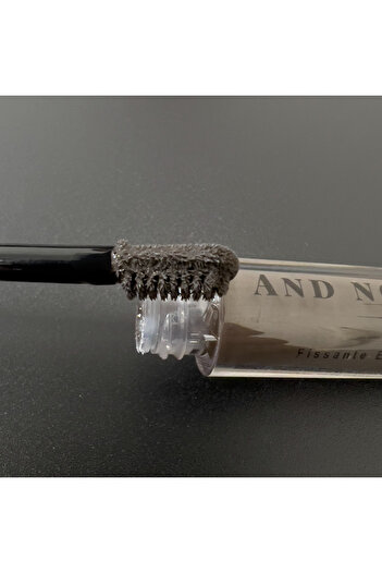 Layla Cosmetics And Now…Brow Gel No 3 - Eyebrow Gel with Lamination Effect