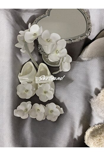 SavBrand Mother's Crown, Baby Booties και Bandana Special Σετ 3 τεμαχίων