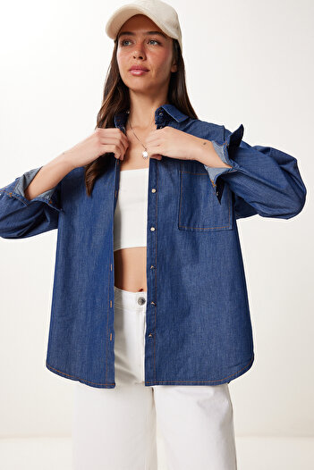 Happiness İstanbul Kadın Koyu Mavi Cep Detaylı Denim Gömlek MX00221