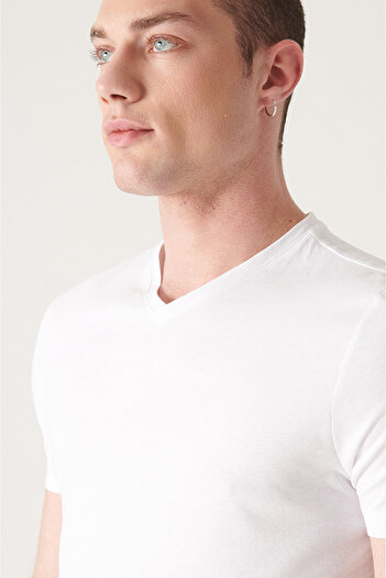 Avva Men's White 100% Cotton V-Neck T-Shirt E001001
