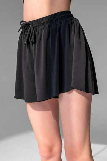 la & vetta Black Loose Cut Tights Sports Shorts
