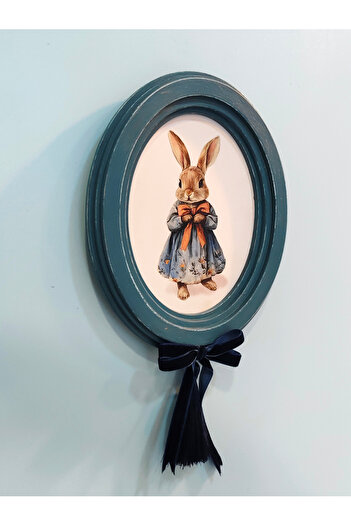 Mia Creative Art Peter Rabbit Esintili El Yapımı Dekoratif Tavşan Tablosu - Mavi Kurdele Detaylı