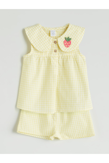 LC Waikiki Strawberry Embroidered Baby Girl Blouse and Shorts 2-Piece