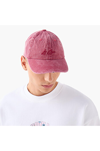 Lee Cooper قبعة مطرزة بشعار Lee Cooper مع حزام إغلاق بإبزيم