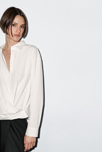 Massimo Dutti Drapeli asimetrik kenarlı %100 pamuklu gömlek