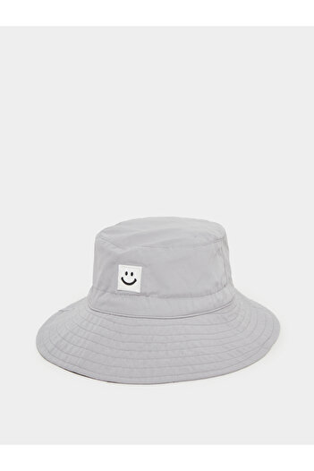 Styli Solid Bucket Hat with Badge Details