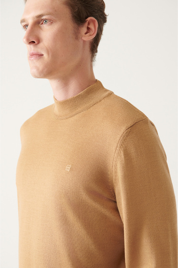 Avva Men's Beige Half Turtleneck Wool Blended Knitwear Sweater E 005015