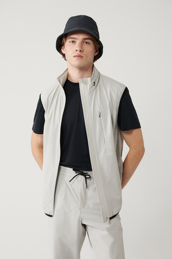 Avva Men's Stone Stand Collar Hooded Zippered Water Repellent Bi Stretch Vest A41Y6535