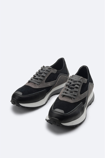 Avva Men's Black 100% Leather Flexible Sole Casual Shoes A31y8005