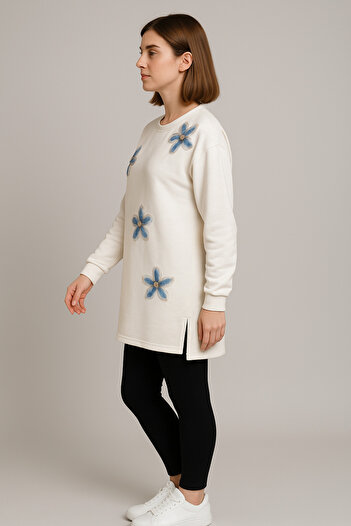 Birol Triko Women's Cream Slit Tunic with Floral Accessories