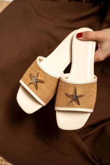 LamintaGlobal Mendez Ecru Starfish Accessory Straw Women's Slippers