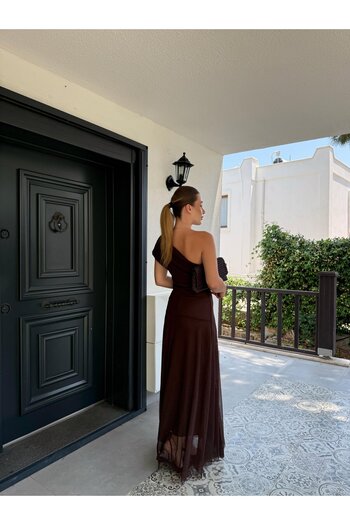 BOUQUET OF TULİP Φόρεμα με έναν ώμο με μάξι τούλι