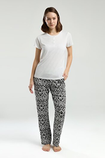 Arnetta Women's Summer Pajama Suit, Crew Neck, Short Sleeves, Buttons, Pocket Detail