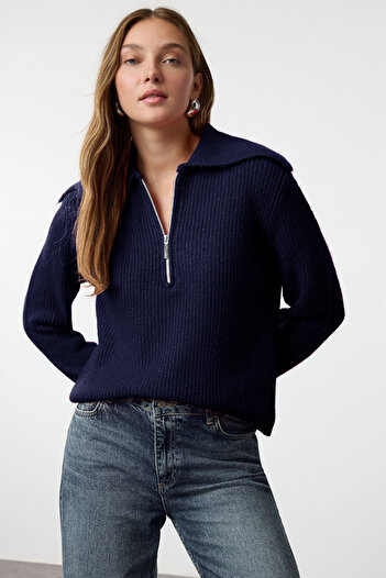 Trendyol Collection Pulover de tricotaj cu fermoar, cu guler polo, din lână bleumarin TWOAW25KZ00011