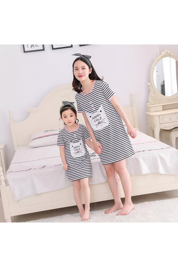 zzz sleep good sleeping !!! Girls' nightgown in black and white stripes