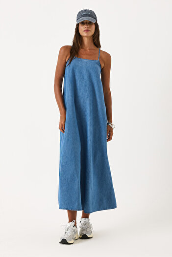 VENA Maxi Length Med Blue Jean Dress with Back Detail - Med Blue