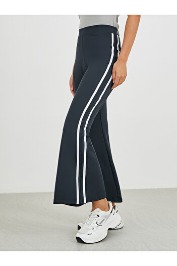 Styli Fit and Flare Leggings with Side Stripes