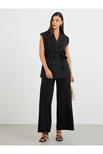 Styli Sleeveless Belted Blazer