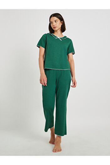 Styli Round Neck Lace Detail T-Shirt and Pyjama Set