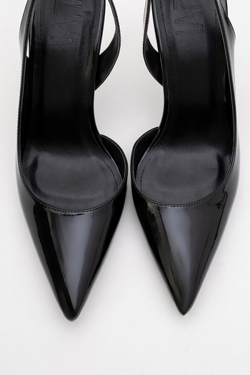 LuviShoes Provázkové černé lakované dámské boty na podpatku
