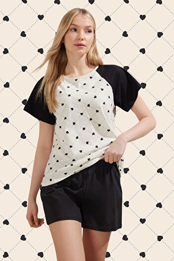 Trendyol Collection Hearted Black-Ecru Cotton Pajamas Set - Raglan Sleeves & Shorts Thmss25Pt00177