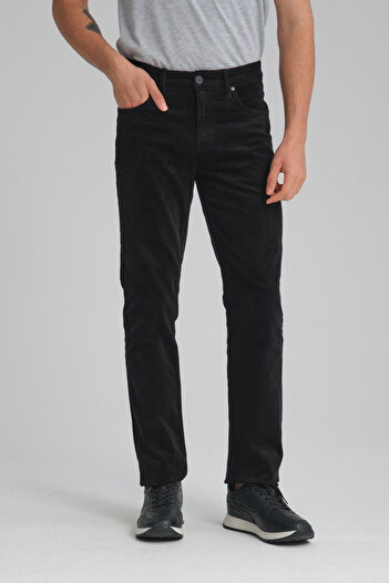muzzo jeans Μαύρο βελούδινο παντελόνι κανονικής εφαρμογής