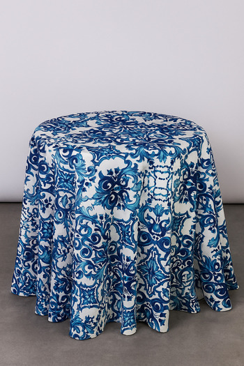 Lia's Boutique Waterproof cotton tablecloth with floral pattern