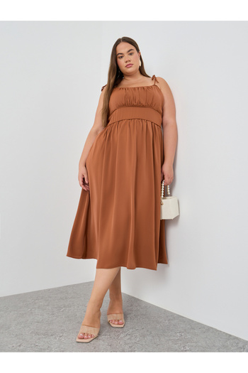 Styli Plus Size Solid Strappy A-Line Midi Dress